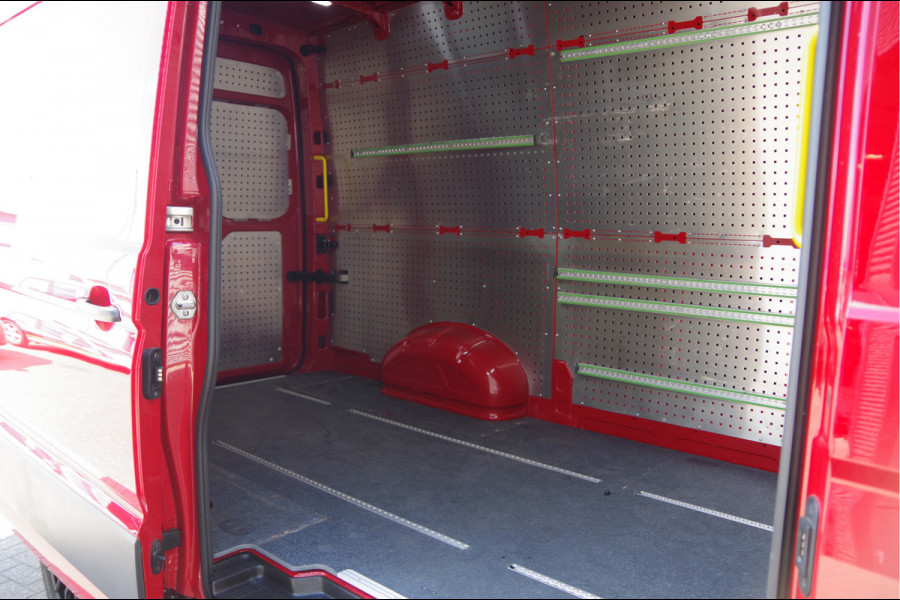 Volkswagen Crafter 35 2.0 TDI L3H3(L2H2) 177PK AUT. LED, GEV. ERGO COMFORT STOEL, STOELVERWARMING, CLIMA, VOORRUIT VERWARMING, CRUISE, MF STUURWIEL