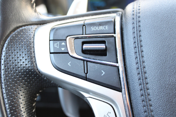Mitsubishi Outlander 2.4 PHEV Intense+ | Trekhaak | Camera | Navigatie | Stoelverwarming