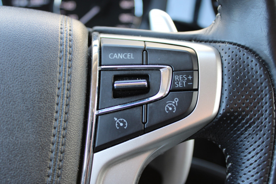 Mitsubishi Outlander 2.4 PHEV Intense+ | Trekhaak | Camera | Navigatie | Stoelverwarming