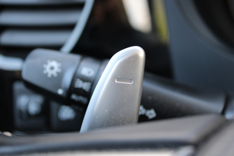 Mitsubishi Outlander 2.4 PHEV Intense+ | Trekhaak | Camera | Navigatie | Stoelverwarming