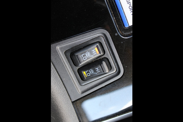Mitsubishi Outlander 2.4 PHEV Intense+ | Trekhaak | Camera | Navigatie | Stoelverwarming
