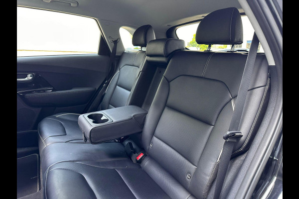 Kia e-Niro ExecutiveLine SKY 64 kWh | SOH: 95,6% | Schuifdak | 3 Fase | Warmtepomp | Leder | Adaptive CC | Climate |