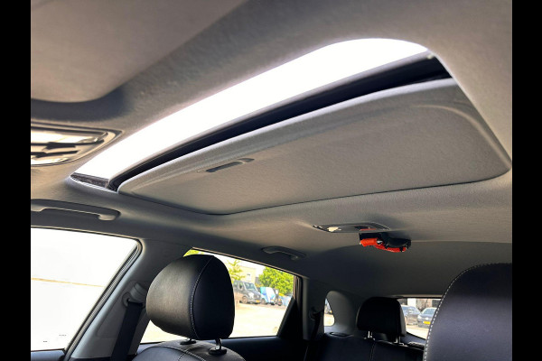 Kia e-Niro ExecutiveLine SKY 64 kWh | SOH: 95,6% | Schuifdak | 3 Fase | Warmtepomp | Leder | Adaptive CC | Climate |