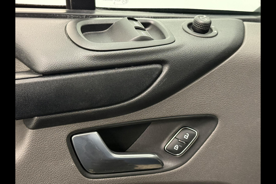 Ford Transit Custom 300 2.0 TDCI L2H1 Trend Automaat Airco Navigatie Cruise Control Camera Parkeersensoren