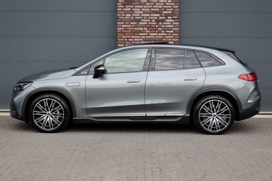 Mercedes-Benz EQE SUV 500 4MATIC AMG Line 91 kWh | 65.000,- ex BTW | Luchtvering | Hyperscreen | Achterasbesturing | Distronic+ | Massage | HUD | Stoelventilatie | Trekhaak | Memory | Verwarmd Stuurwiel | 22kW |