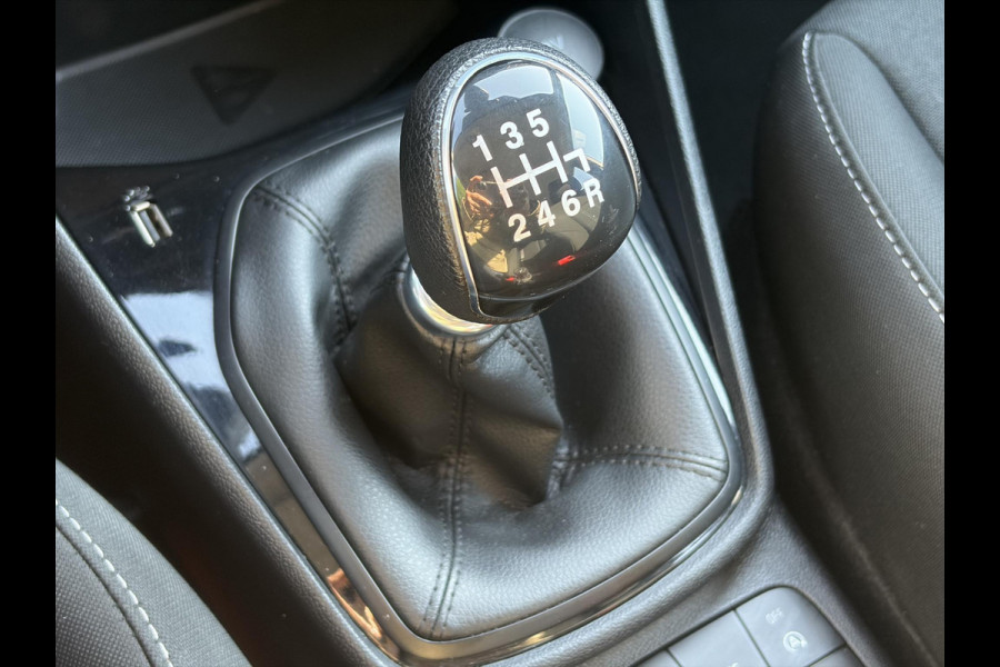 Ford Fiesta 1.0 EcoBoost Connected 1e Eigenaar,Apple Carplay,Airco,Cruise,Rijstrooksensor,Pdc,6 Bak,N.A.P,95pk,Dealer Onderhouden,Apk tot 06-2028