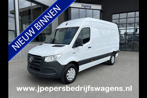 Mercedes-Benz eSprinter 320 L2 H2 Pro 81kWh / Snel laden 115Kw / Trekhaak / MBUX / Navigatie / Camera / Cruise control / Airco / 270 Graden achterdeuren