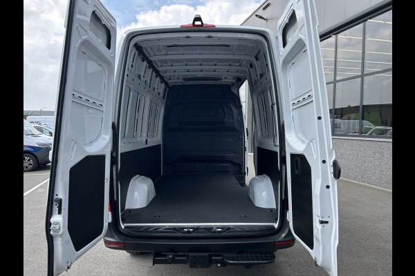 Mercedes-Benz eSprinter 320 L2 H2 Pro 81kWh / Snel laden 115Kw / Trekhaak / MBUX / Navigatie / Camera / Cruise control / Airco / 270 Graden achterdeuren