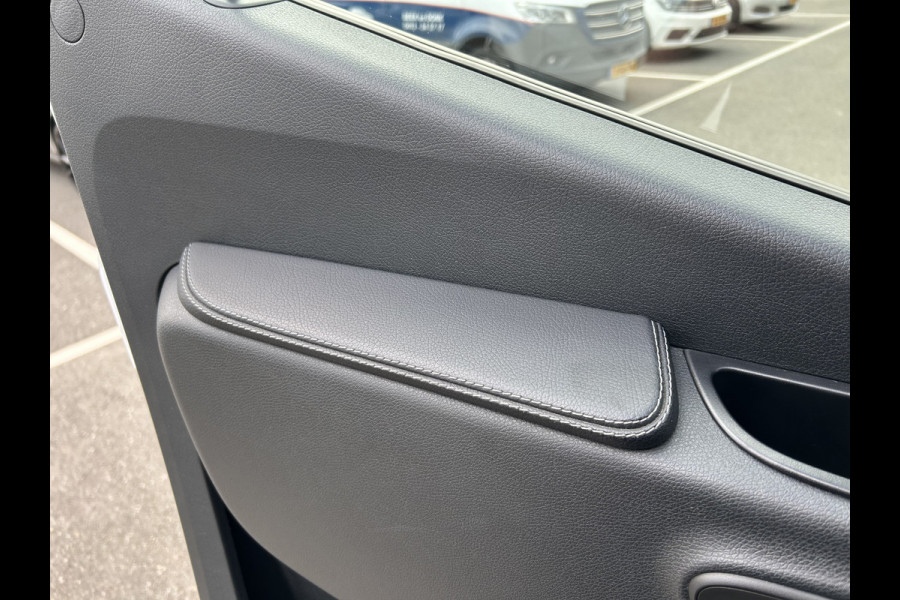 Mercedes-Benz eSprinter 320 L2 H2 Pro 81kWh / Snel laden 115Kw / Trekhaak / MBUX / Navigatie / Camera / Cruise control / Airco / 270 Graden achterdeuren
