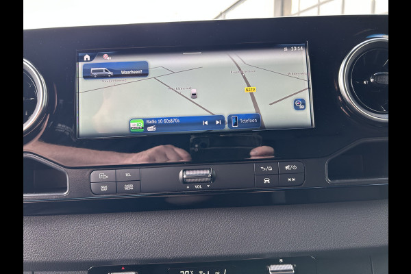 Mercedes-Benz eSprinter 320 L2 H2 Pro 81kWh / Snel laden 115Kw / Trekhaak / MBUX / Navigatie / Camera / Cruise control / Airco / 270 Graden achterdeuren