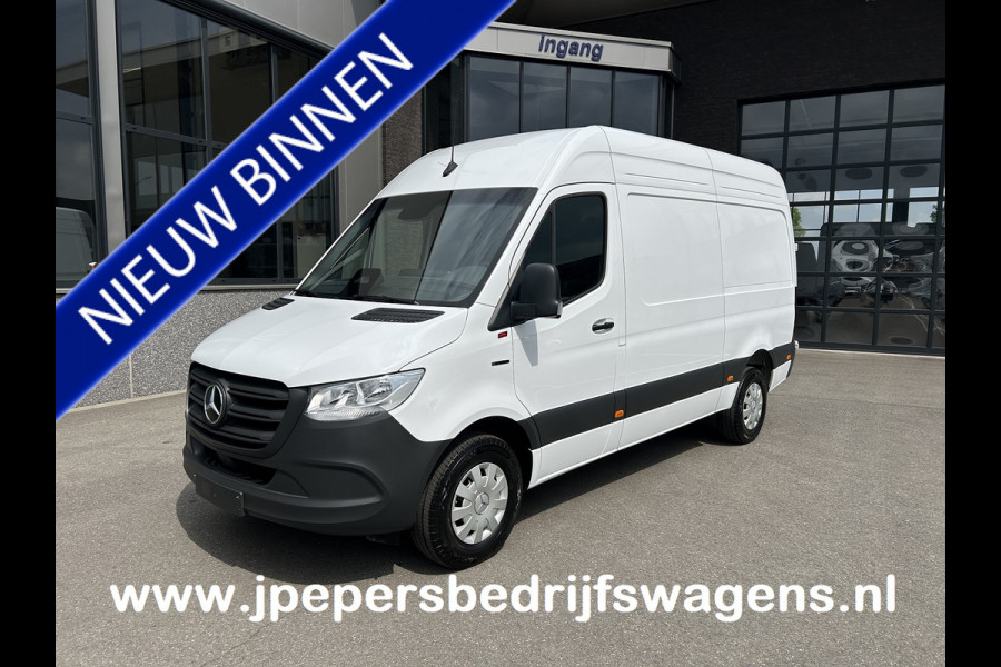 Mercedes-Benz eSprinter 320 L2 H2 Pro 81kWh / Snel laden 115Kw / Trekhaak / MBUX / Navigatie / Camera / Cruise control / Airco / 270 Graden achterdeuren