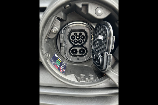 Mercedes-Benz eSprinter 320 L2 H2 Pro 81kWh / Snel laden 115Kw / Trekhaak / MBUX / Navigatie / Camera / Cruise control / Airco / 270 Graden achterdeuren