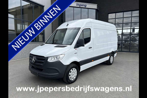 Mercedes-Benz eSprinter 320 L2 H2 Pro 81kWh / Snel laden 115Kw / Trekhaak / MBUX / Navigatie / Camera / Cruise control / Airco / 270 Graden achterdeuren