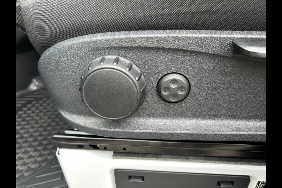Mercedes-Benz eSprinter 320 L2 H2 Pro 81kWh / Snel laden 115Kw / Trekhaak / MBUX / Navigatie / Camera / Cruise control / Airco / 270 Graden achterdeuren