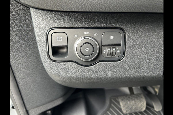 Mercedes-Benz eSprinter 320 L2 H2 Pro 81kWh / Snel laden 115Kw / Trekhaak / MBUX / Navigatie / Camera / Cruise control / Airco / 270 Graden achterdeuren