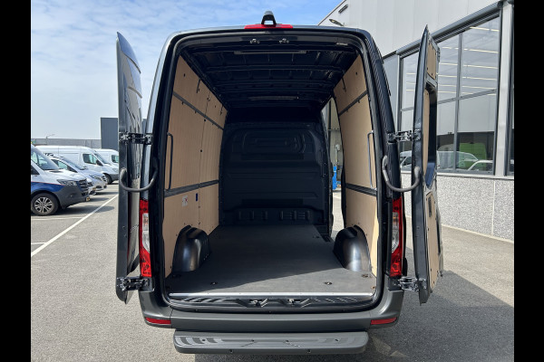 Mercedes-Benz Sprinter 317 CDI L2 H2 Pro LED / MBUX / Navigatie / Camera / Parkeersensoren / Cruise control / Airco / 270 Graden achterdeuren