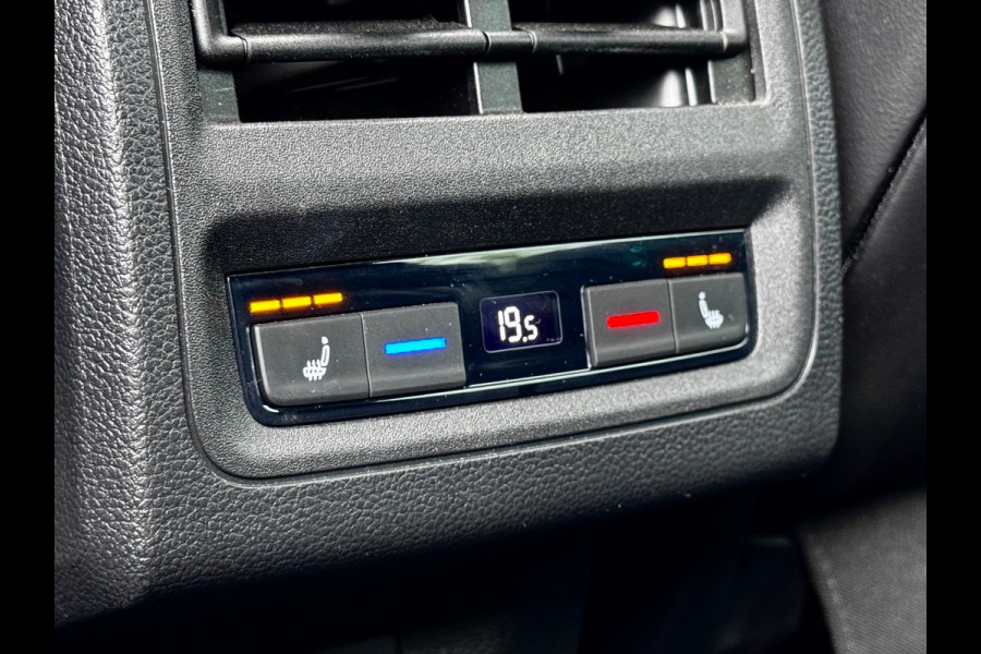 Volkswagen Golf 1.5 eTSI R-Line Pano/H&K/Matrix/Trekhaak