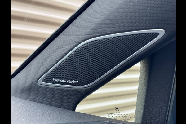 Volkswagen Golf 1.5 eTSI R-Line Pano/H&K/Matrix/Trekhaak