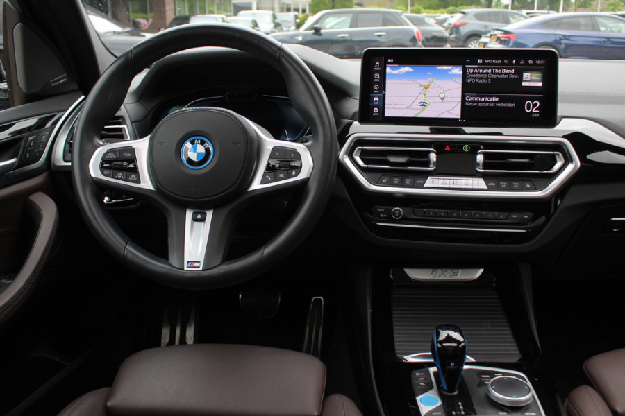 BMW iX3 High Executive 80 kWh / Trekhaak / Panoramadak / 360Camera / Head-up / Laser LED / Harman Kardon / ACC / Keyless / Dodehoek / DAB
