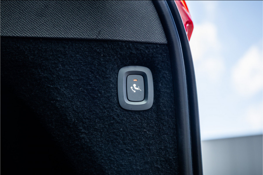 Volvo XC90 2.0 T8 Recharge AWD 7 pers / Trekhaak / Harman Kardon / Leder / Adaptieve Cruise / 360 camera /