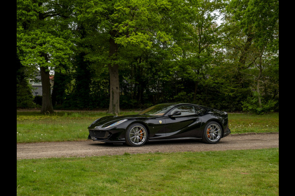 Ferrari 812 Superfast | Atelier Car | Full alcantara & carbon!