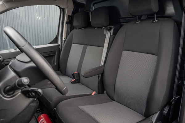 Opel Vivaro 2.0 | 145 PK | L3H1 | Camera | Carplay | Cruise | Airco | Parkeersensoren | 3-Zits