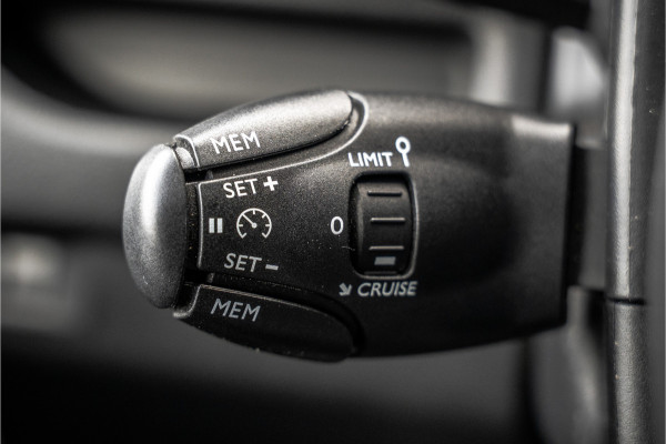 Opel Vivaro 2.0 | 145 PK | L3H1 | Camera | Carplay | Cruise | Airco | Parkeersensoren | 3-Zits