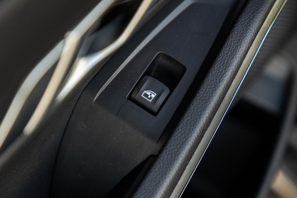 BMW 3-serie M340i xDrive Laserlight I Live Cockpit Professional I Head-Up I Adaptive cruise I Sfeerverlichting