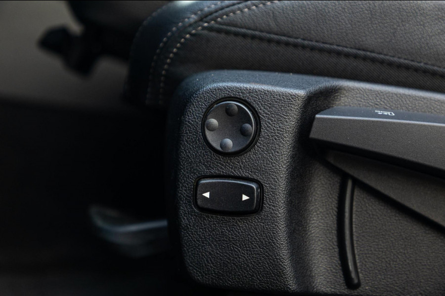 BMW 3-serie M340i xDrive Laserlight I Live Cockpit Professional I Head-Up I Adaptive cruise I Sfeerverlichting
