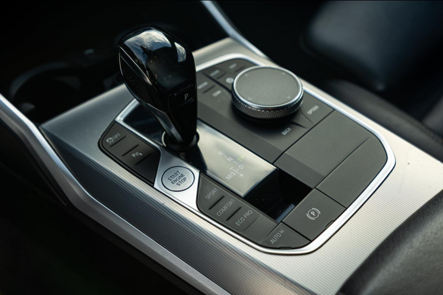 BMW 3-serie M340i xDrive Laserlight I Live Cockpit Professional I Head-Up I Adaptive cruise I Sfeerverlichting