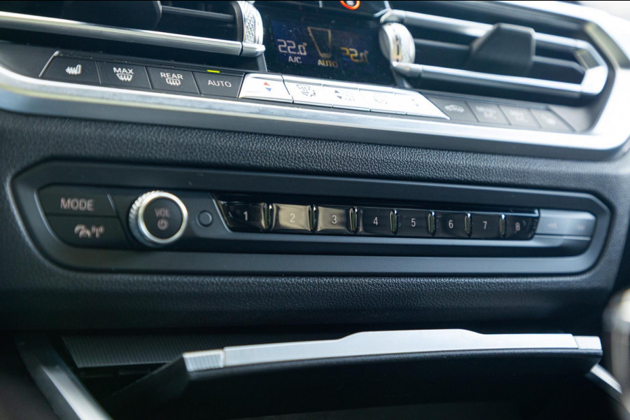 BMW 3-serie M340i xDrive Laserlight I Live Cockpit Professional I Head-Up I Adaptive cruise I Sfeerverlichting