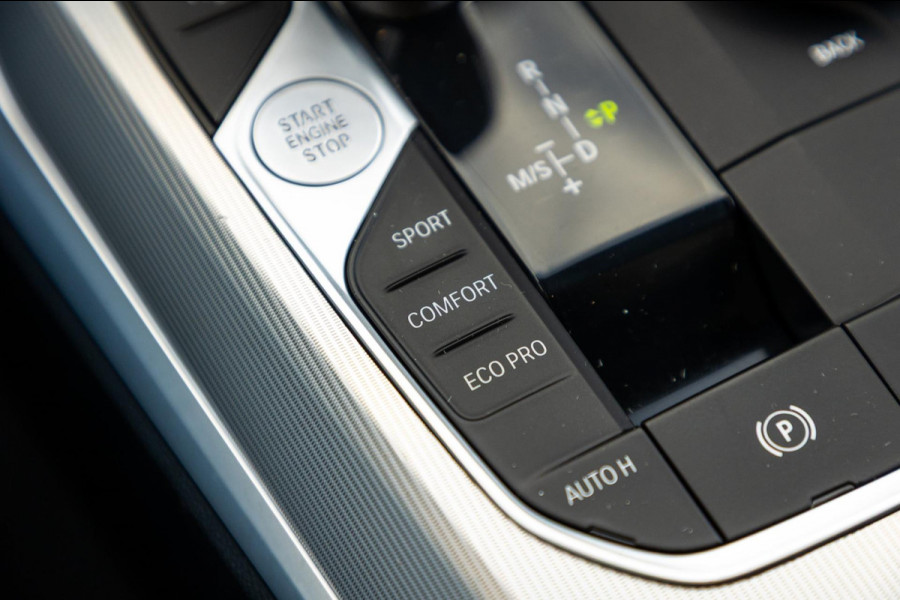 BMW 3-serie M340i xDrive Laserlight I Live Cockpit Professional I Head-Up I Adaptive cruise I Sfeerverlichting