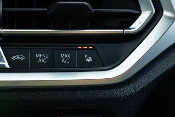 BMW 3-serie M340i xDrive Laserlight I Live Cockpit Professional I Head-Up I Adaptive cruise I Sfeerverlichting