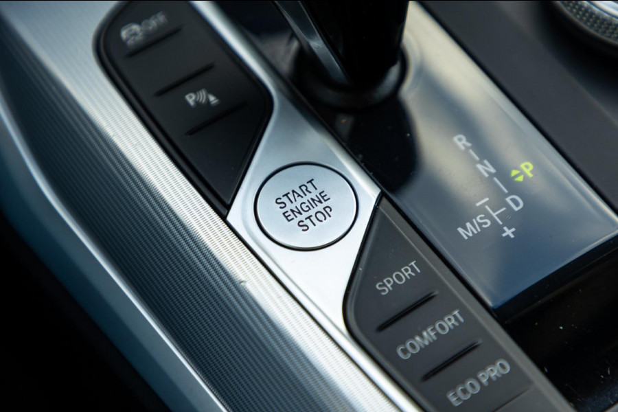 BMW 3-serie M340i xDrive Laserlight I Live Cockpit Professional I Head-Up I Adaptive cruise I Sfeerverlichting