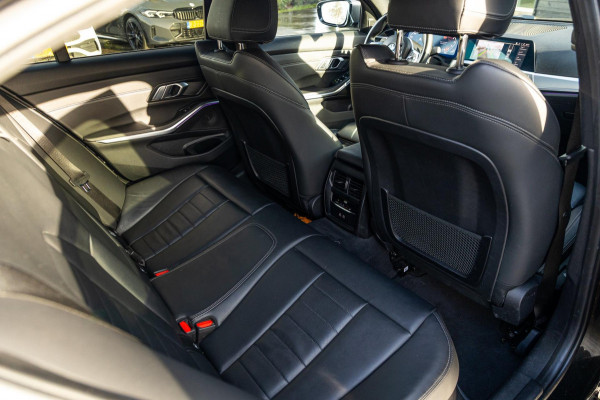 BMW 3-serie M340i xDrive Laserlight I Live Cockpit Professional I Head-Up I Adaptive cruise I Sfeerverlichting
