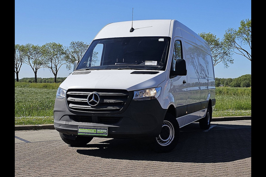 Mercedes-Benz Sprinter 317 L3H2 3.5T Trekhaak Mbux Camera 170Pk Euro6 Airco! L3H2 3.5T-AHG Mbux Camera 170Pk Euro6 Airco!