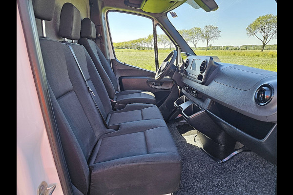 Mercedes-Benz Sprinter 317 L3H2 3.5T Trekhaak Mbux Camera 170Pk Euro6 Airco! L3H2 3.5T-AHG Mbux Camera 170Pk Euro6 Airco!