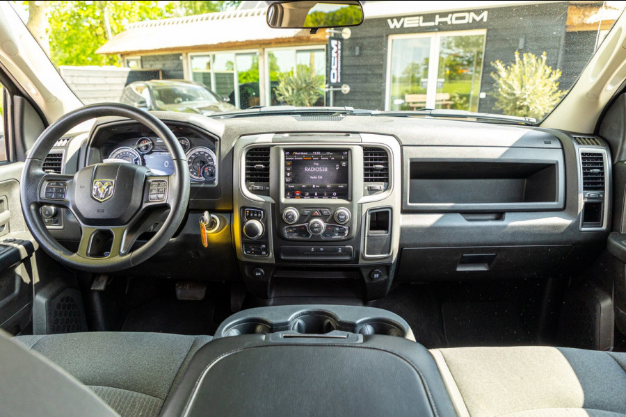 Dodge Ram 1500 5.7 V8 4x4 Crew Cab Big Horn Trekhaak I LPG I Sidebars I CarPlay I BTW I NAP