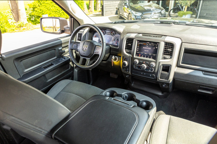 Dodge Ram 1500 5.7 V8 4x4 Crew Cab Big Horn Trekhaak I LPG I Sidebars I CarPlay I BTW I NAP