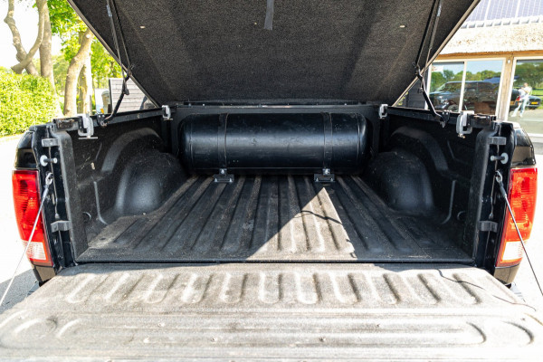 Dodge Ram 1500 5.7 V8 4x4 Crew Cab Big Horn Trekhaak I LPG I Sidebars I CarPlay I BTW I NAP