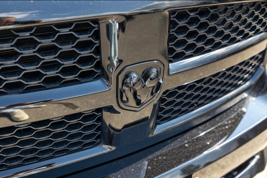 Dodge Ram 1500 5.7 V8 4x4 Crew Cab Big Horn Trekhaak I LPG I Sidebars I CarPlay I BTW I NAP