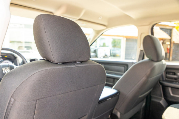 Dodge Ram 1500 5.7 V8 4x4 Crew Cab Big Horn Trekhaak I LPG I Sidebars I CarPlay I BTW I NAP