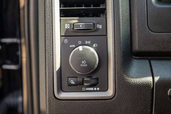 Dodge Ram 1500 5.7 V8 4x4 Crew Cab Big Horn Trekhaak I LPG I Sidebars I CarPlay I BTW I NAP