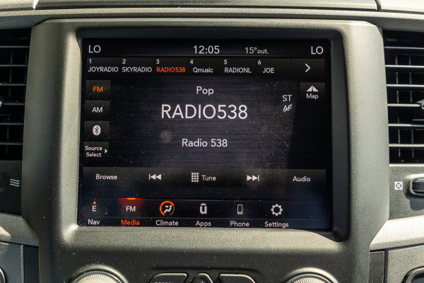 Dodge Ram 1500 5.7 V8 4x4 Crew Cab Big Horn Trekhaak I LPG I Sidebars I CarPlay I BTW I NAP
