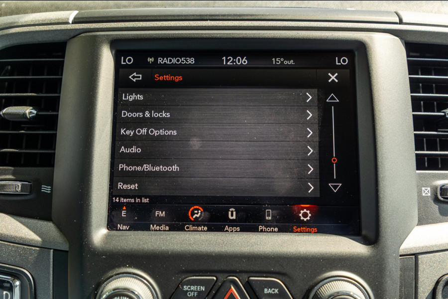 Dodge Ram 1500 5.7 V8 4x4 Crew Cab Big Horn Trekhaak I LPG I Sidebars I CarPlay I BTW I NAP