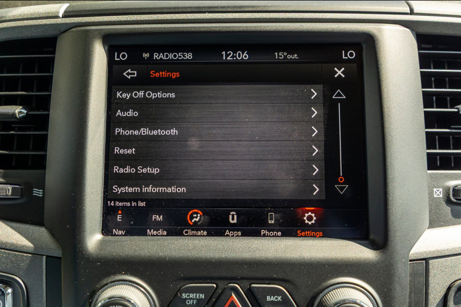 Dodge Ram 1500 5.7 V8 4x4 Crew Cab Big Horn Trekhaak I LPG I Sidebars I CarPlay I BTW I NAP