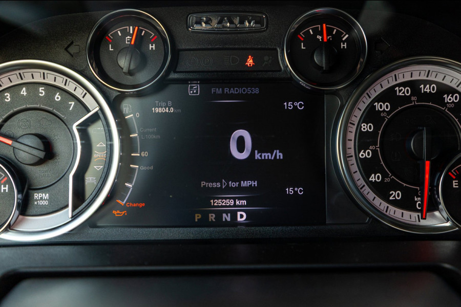 Dodge Ram 1500 5.7 V8 4x4 Crew Cab Big Horn Trekhaak I LPG I Sidebars I CarPlay I BTW I NAP