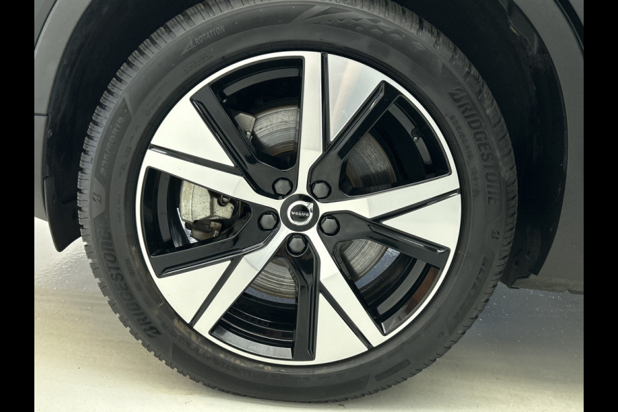 Volvo XC40 Recharge 78kWh R-Design / SOH 91% / Pdc.+Camera / 1/2 Leder / Stoel-Stuurverwarming / Navigatie / Apk 05-2027