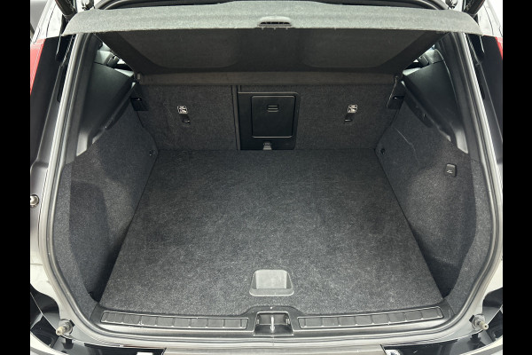 Volvo XC40 Recharge 78kWh R-Design / SOH 91% / Pdc.+Camera / 1/2 Leder / Stoel-Stuurverwarming / Navigatie / Apk 05-2027