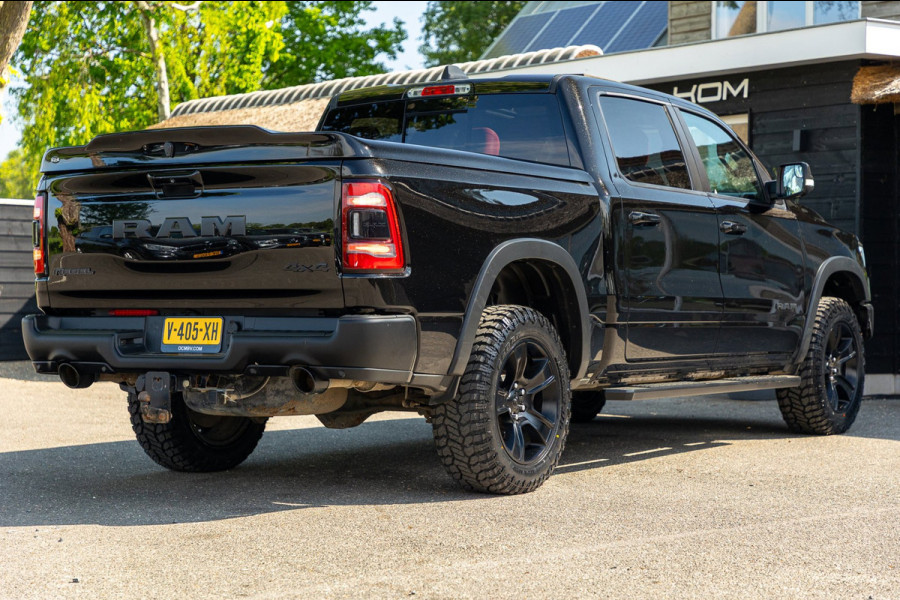 Dodge Ram 1500 5.7 V8 4x4 Crew Cab Rebel Panoramadak I Leder zwart rood I Camera I Nieuwe banden I LPG I Luchtvering I Trekhaak